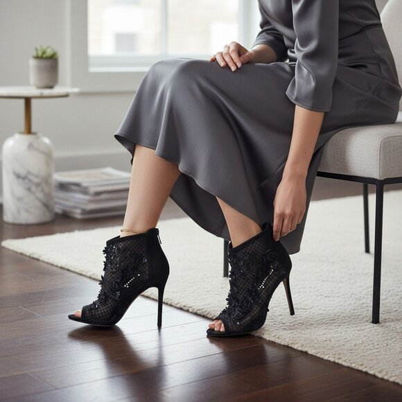 Jessica Simpson Escarpins talons 4 po. Femme Pointure 7,5 Noir fleurs - Picture 1 of 11